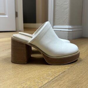 Oasis Society Ava platform clog size 7